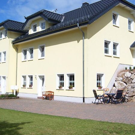 Ferienwohnung Mastiaux Mirbach Экстерьер фото